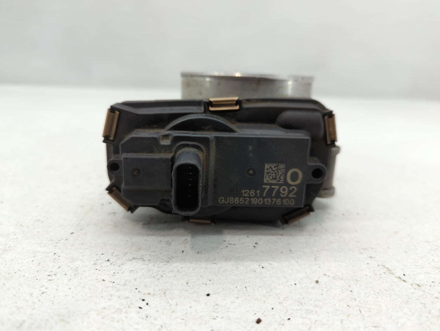 2014-2022 Chevrolet Silverado 1500 Throttle Body P/N:12617792 Fits Fits 2014 2015 2016 2017 2018 2019 2020 2021 2022 OEM Use