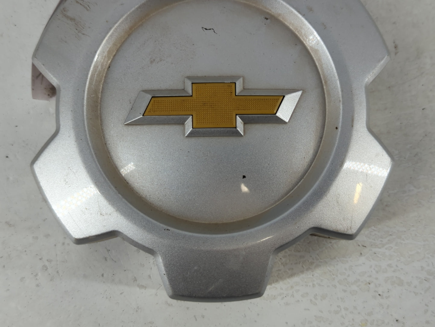2015 Chevrolet Silverado 1500 Rim Wheel Center Cap 742975 - Oemusedautoparts1.com