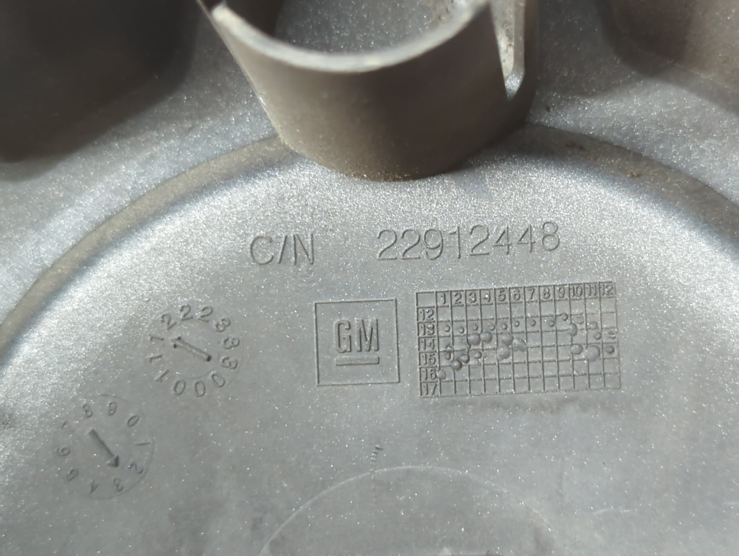 2015 Chevrolet Silverado 1500 Rim Wheel Center Cap - Oemusedautoparts1.com