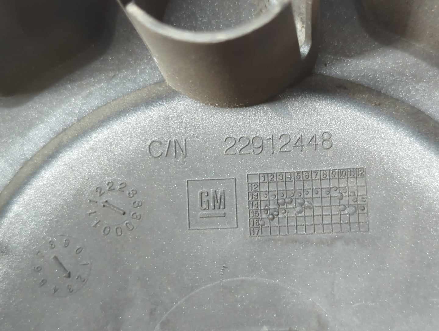 2015 Chevrolet Silverado 1500 Rim Wheel Center Cap 742975 - Oemusedautoparts1.com