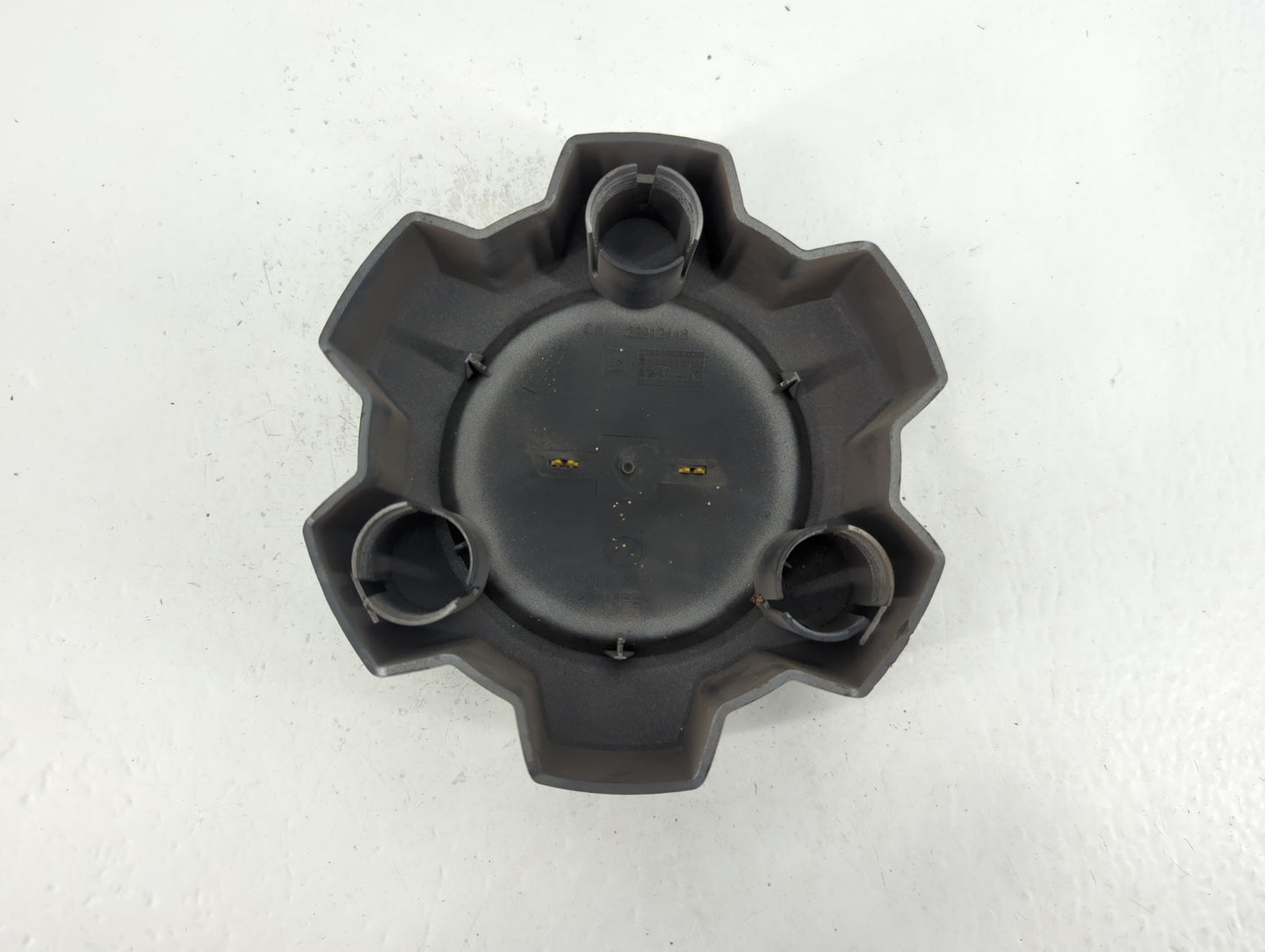 2015 Chevrolet Silverado 1500 Rim Wheel Center Cap 743121 - Oemusedautoparts1.com