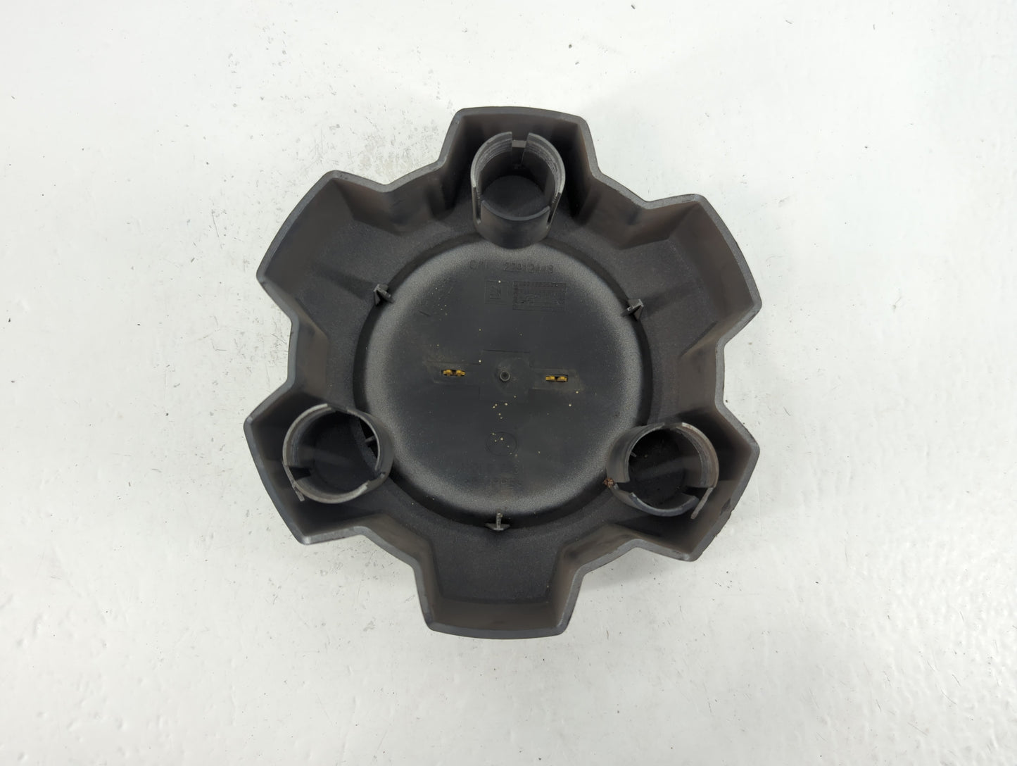 2015 Chevrolet Silverado 1500 Rim Wheel Center Cap 743121 - Oemusedautoparts1.com
