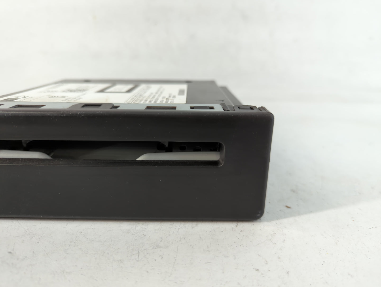 2015 Chevrolet Silverado 1500 Radio AM FM Cd Player Receiver Replacement P/N:13594481 Fits OEM Used Auto Parts - Oemusedauto