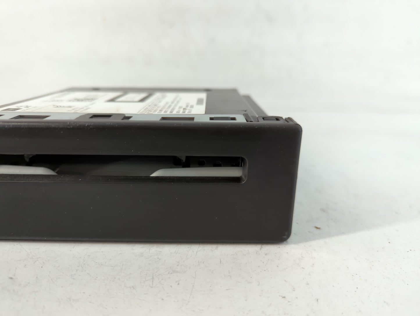 2015 Chevrolet Silverado 1500 Radio AM FM Cd Player Receiver Replacement P/N:13594481 Fits OEM Used Auto Parts - Oemusedauto
