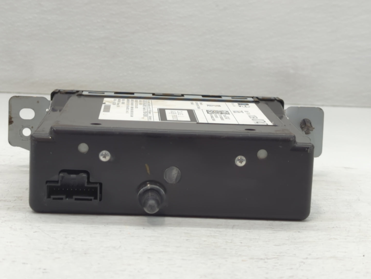 2015-2019 Chevrolet Silverado 1500 Radio Cd Changer 13590747 - Oemusedautoparts1.com