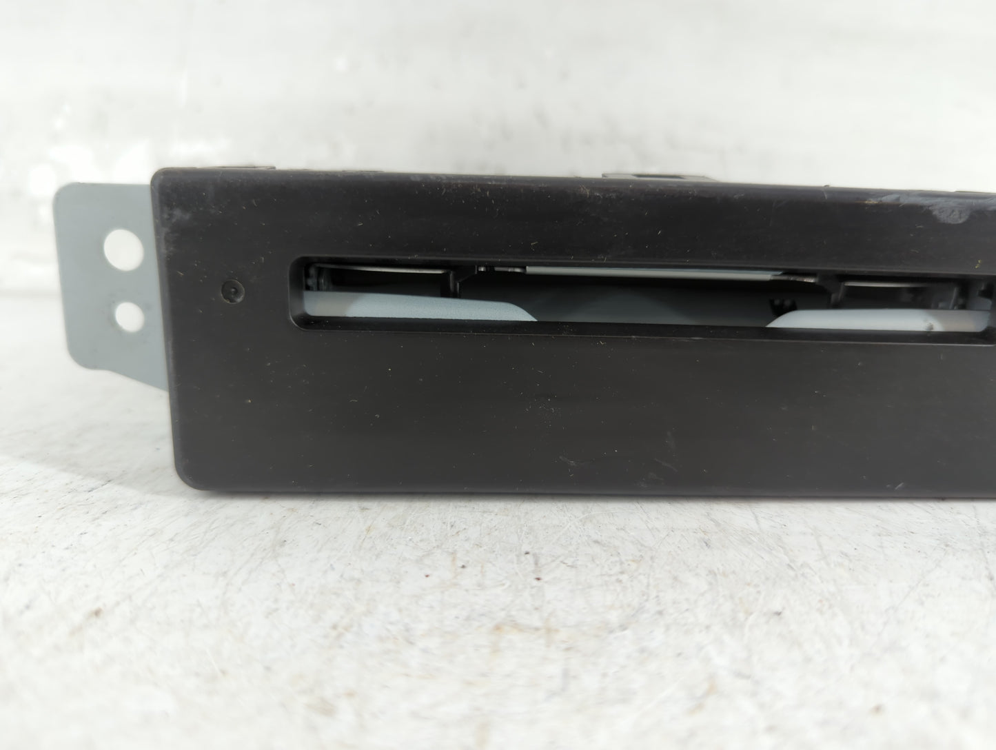 2015 Chevrolet Silverado 1500 Radio AM FM Cd Player Receiver Replacement P/N:13594481 Fits Fits 2016 OEM Used Auto Parts - O
