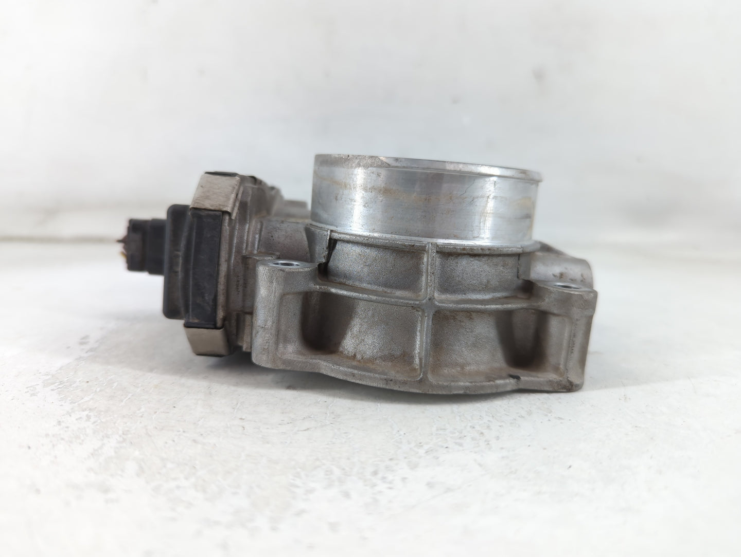 2014-2015 Chevrolet Silverado 1500 Throttle Body P/N:12632171BA Fits Fits 2014 2015 OEM Used Auto Parts - Oemusedautoparts1.