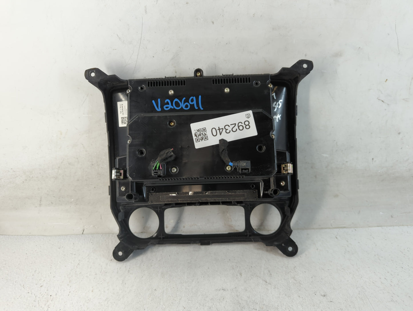 2015 Chevrolet Silverado 1500 Radio AM FM Cd Player Receiver Replacement P/N:23486603 Fits OEM Used Auto Parts - Oemusedauto