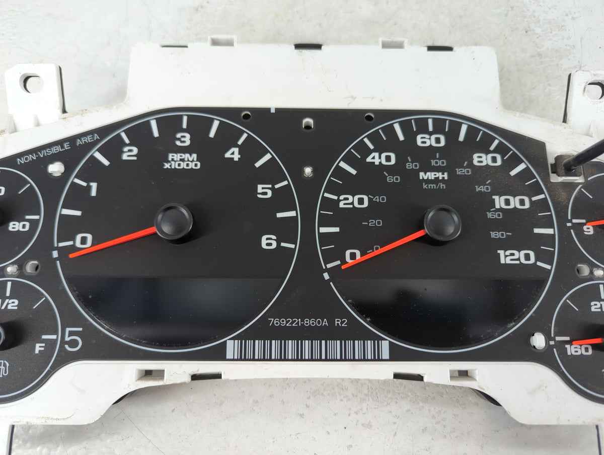 2015 Chevrolet Silverado 1500 Instrument Cluster Speedometer Gauges P/N:28103107 Miles:137K Fits OEM Used Auto Parts - Oemus