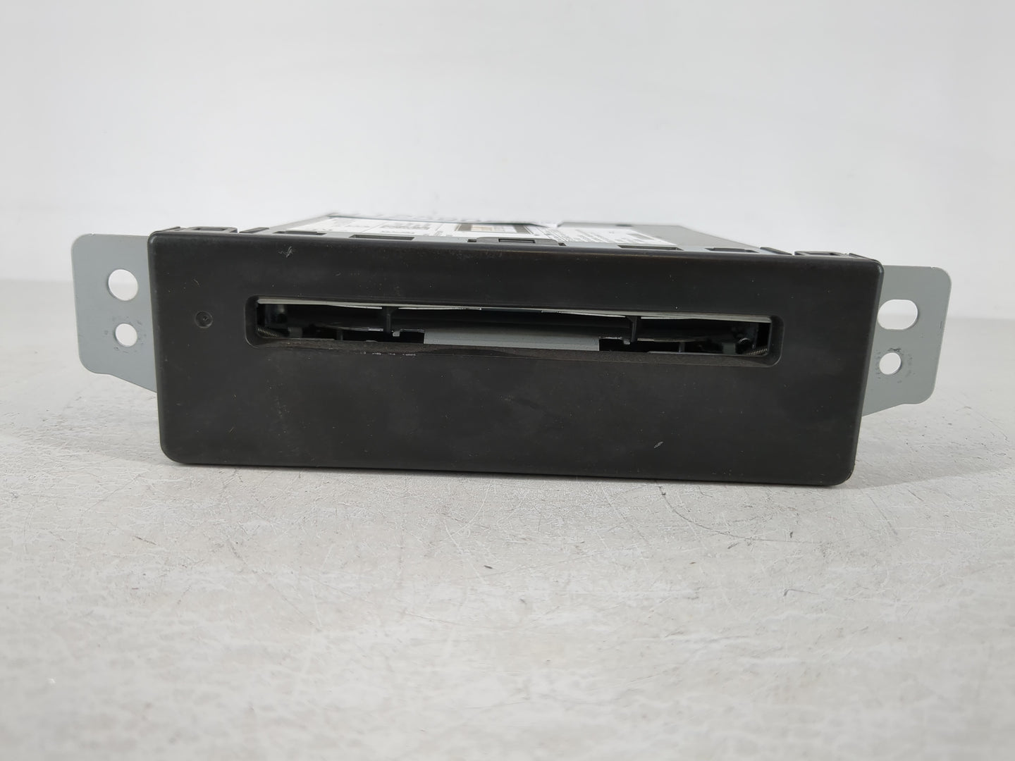 2015 Chevrolet Silverado 2500 Radio AM FM Cd Player Receiver Replacement P/N:13590747 Fits Fits 2013 2014 OEM Used Auto Part