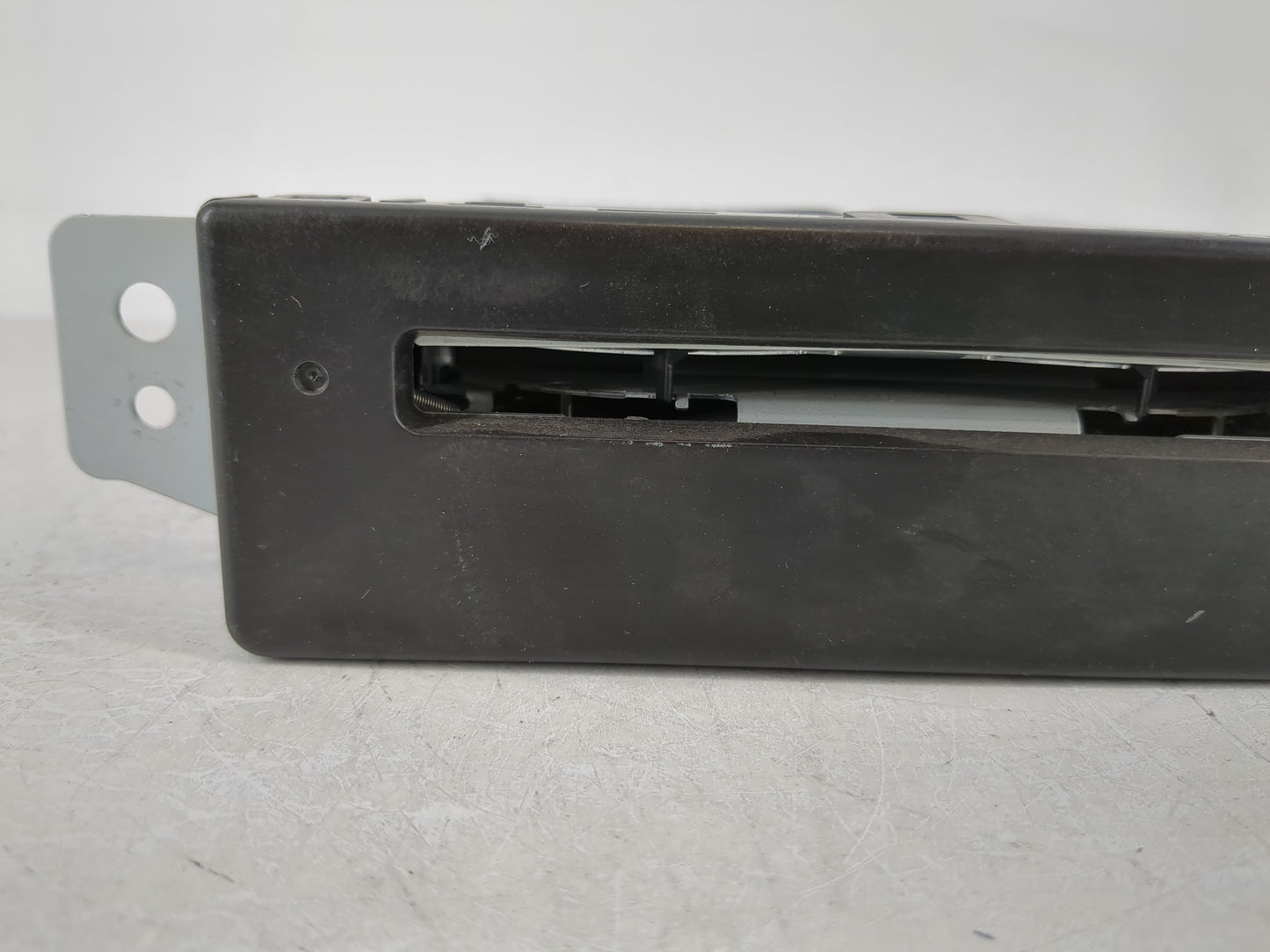2015 Chevrolet Silverado 2500 Radio AM FM Cd Player Receiver Replacement P/N:13590747 Fits Fits 2013 2014 OEM Used Auto Part