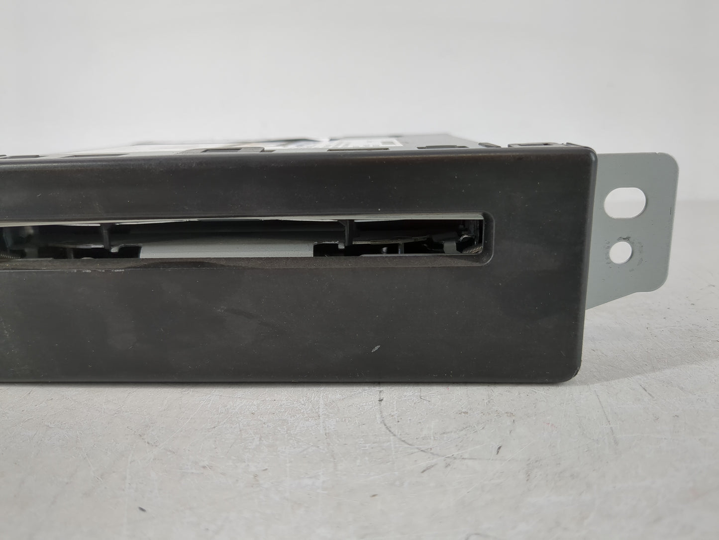 2015 Chevrolet Silverado 2500 Radio AM FM Cd Player Receiver Replacement P/N:13590747 Fits Fits 2013 2014 OEM Used Auto Part