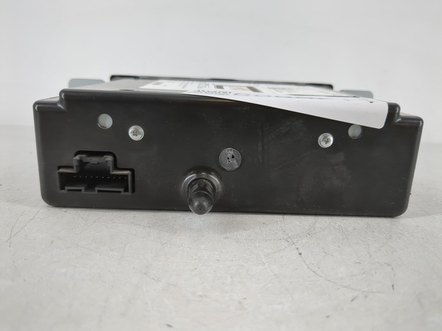 2015 Chevrolet Silverado 2500 Radio AM FM Cd Player Receiver Replacement P/N:13590747 Fits Fits 2013 2014 OEM Used Auto Part