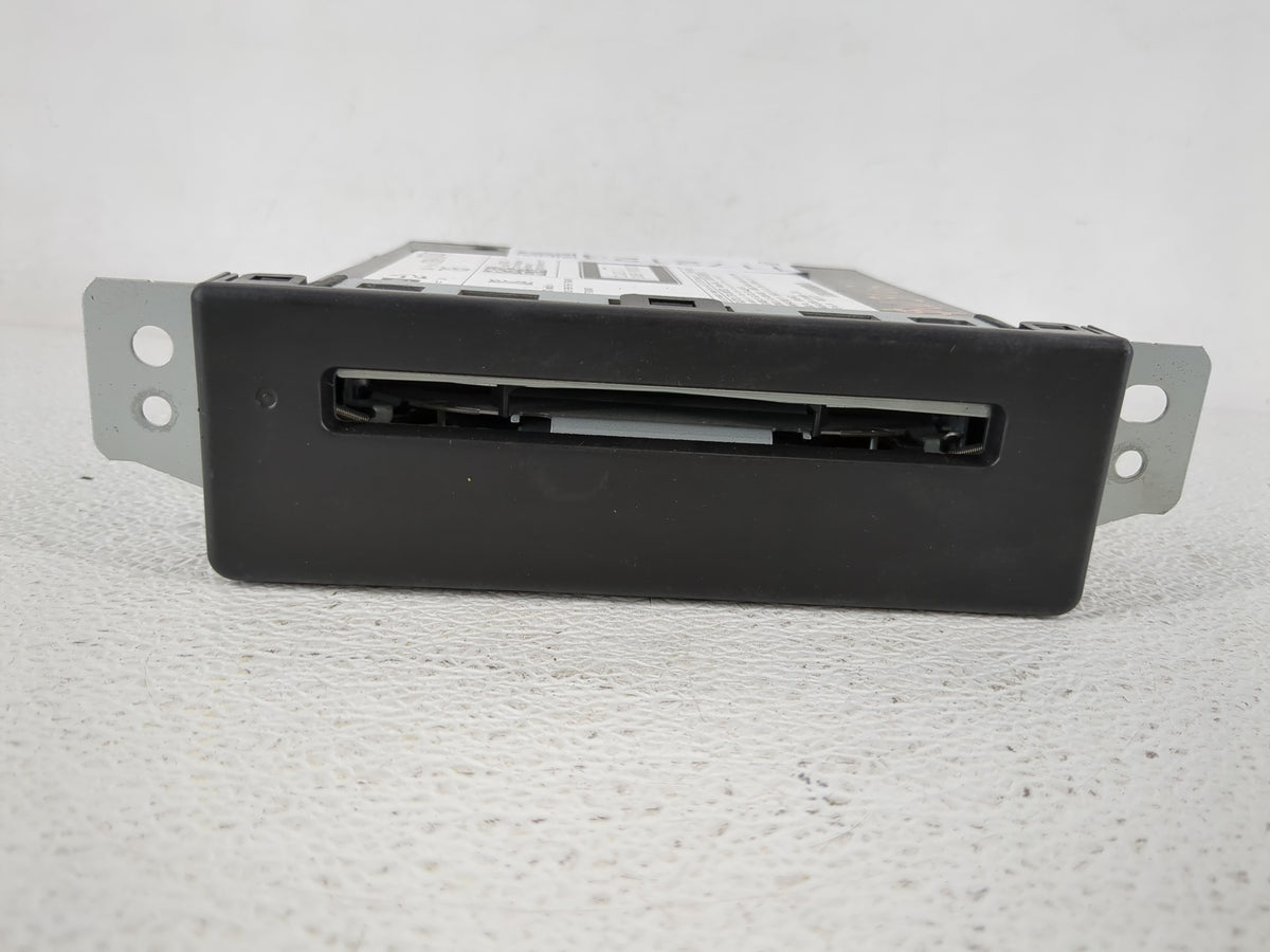2015 Chevrolet Silverado 2500 Radio AM FM Cd Player Receiver Replacement P/N:13590747 Fits 2013 2014 OEM Used Auto Parts - O