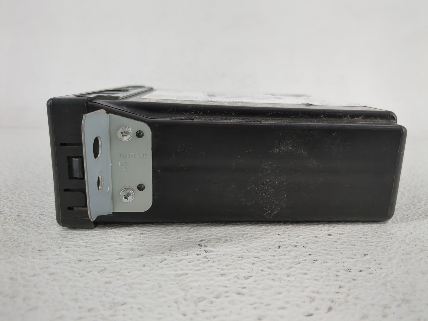 2015 Chevrolet Silverado 2500 Radio AM FM Cd Player Receiver Replacement P/N:13590747 Fits Fits 2013 2014 OEM Used Auto Part