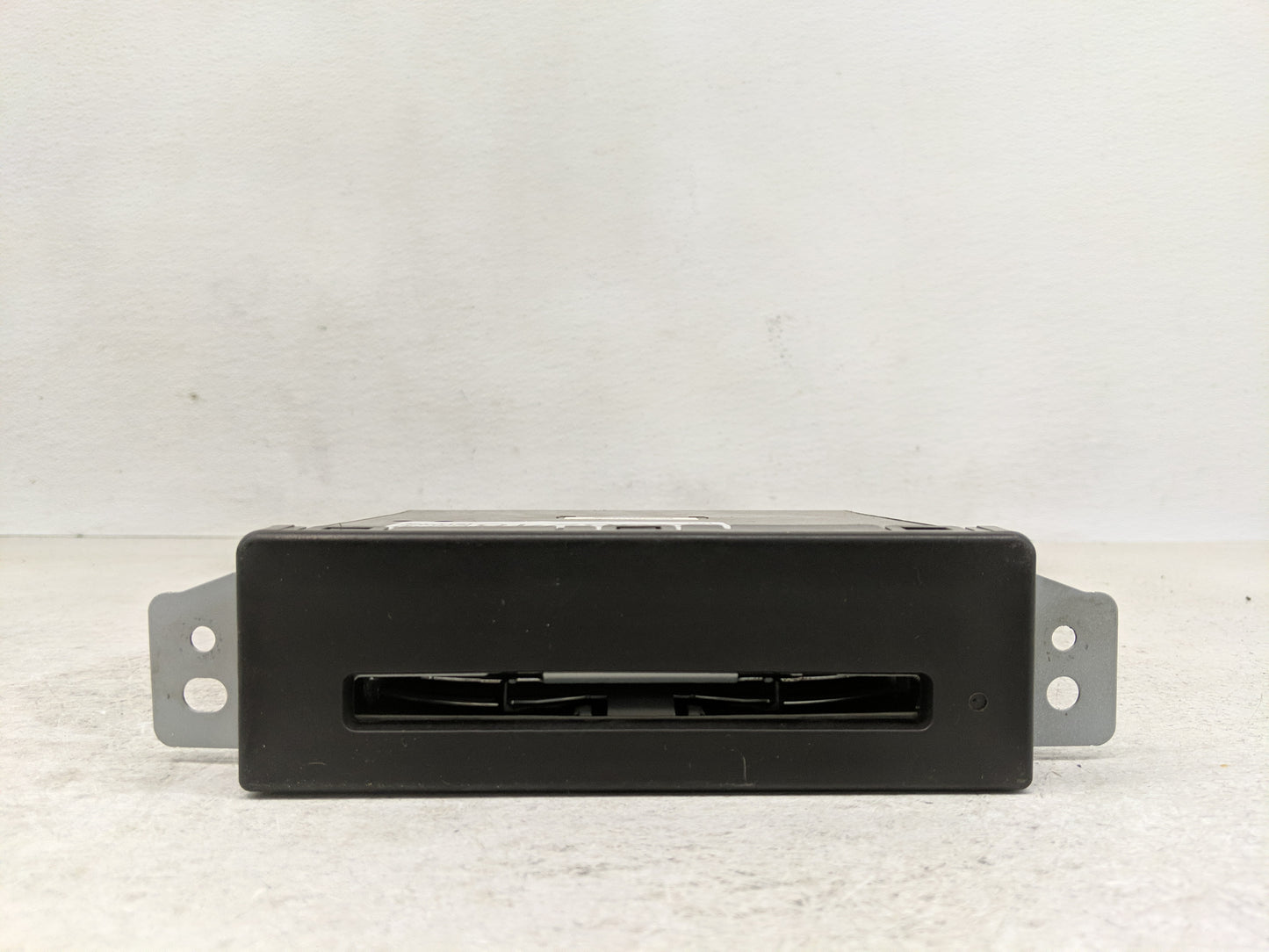 2015 Chevrolet Silverado 2500 Radio AM FM Cd Player Receiver Replacement P/N:13590747 Fits OEM Used Auto Parts - Oemusedauto