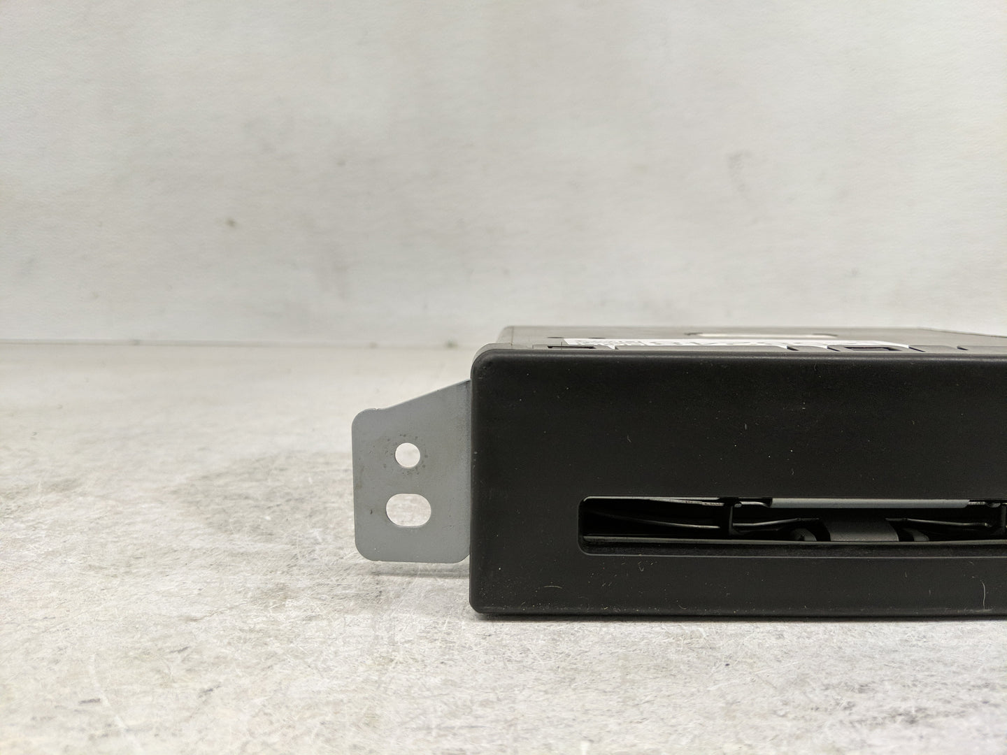 2015 Chevrolet Silverado 2500 Radio AM FM Cd Player Receiver Replacement P/N:13590747 Fits OEM Used Auto Parts - Oemusedauto