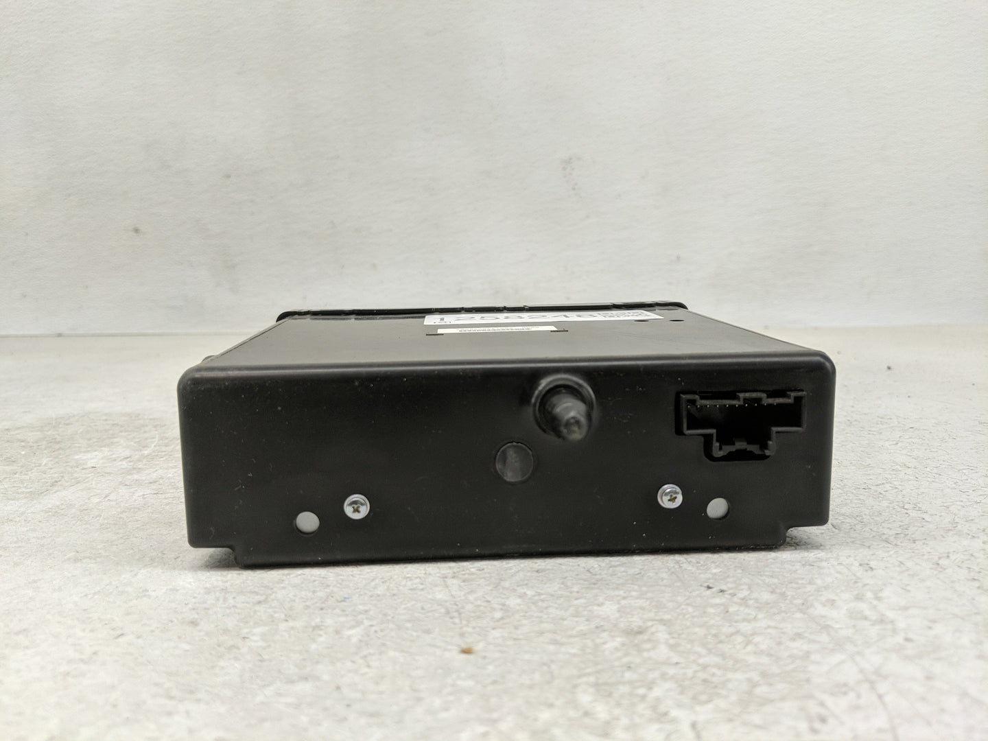 2015 Chevrolet Silverado 2500 Radio AM FM Cd Player Receiver Replacement P/N:13590747 Fits OEM Used Auto Parts - Oemusedauto