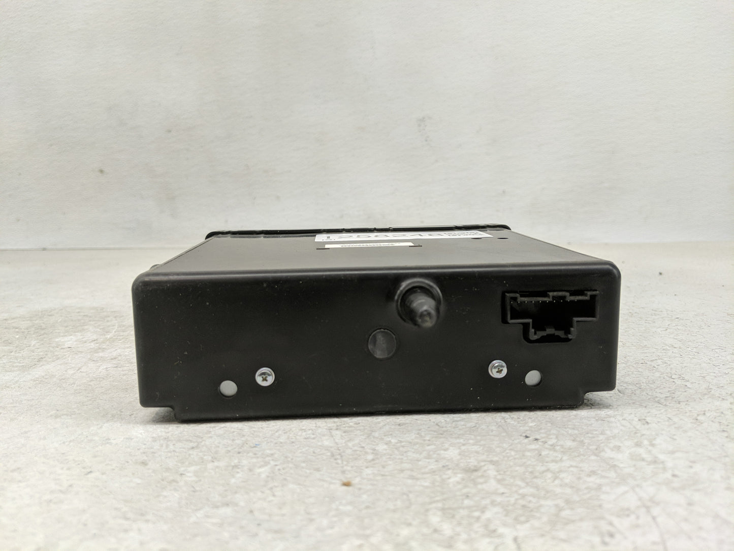 2015 Chevrolet Silverado 2500 Radio AM FM Cd Player Receiver Replacement P/N:13590747 Fits OEM Used Auto Parts - Oemusedauto
