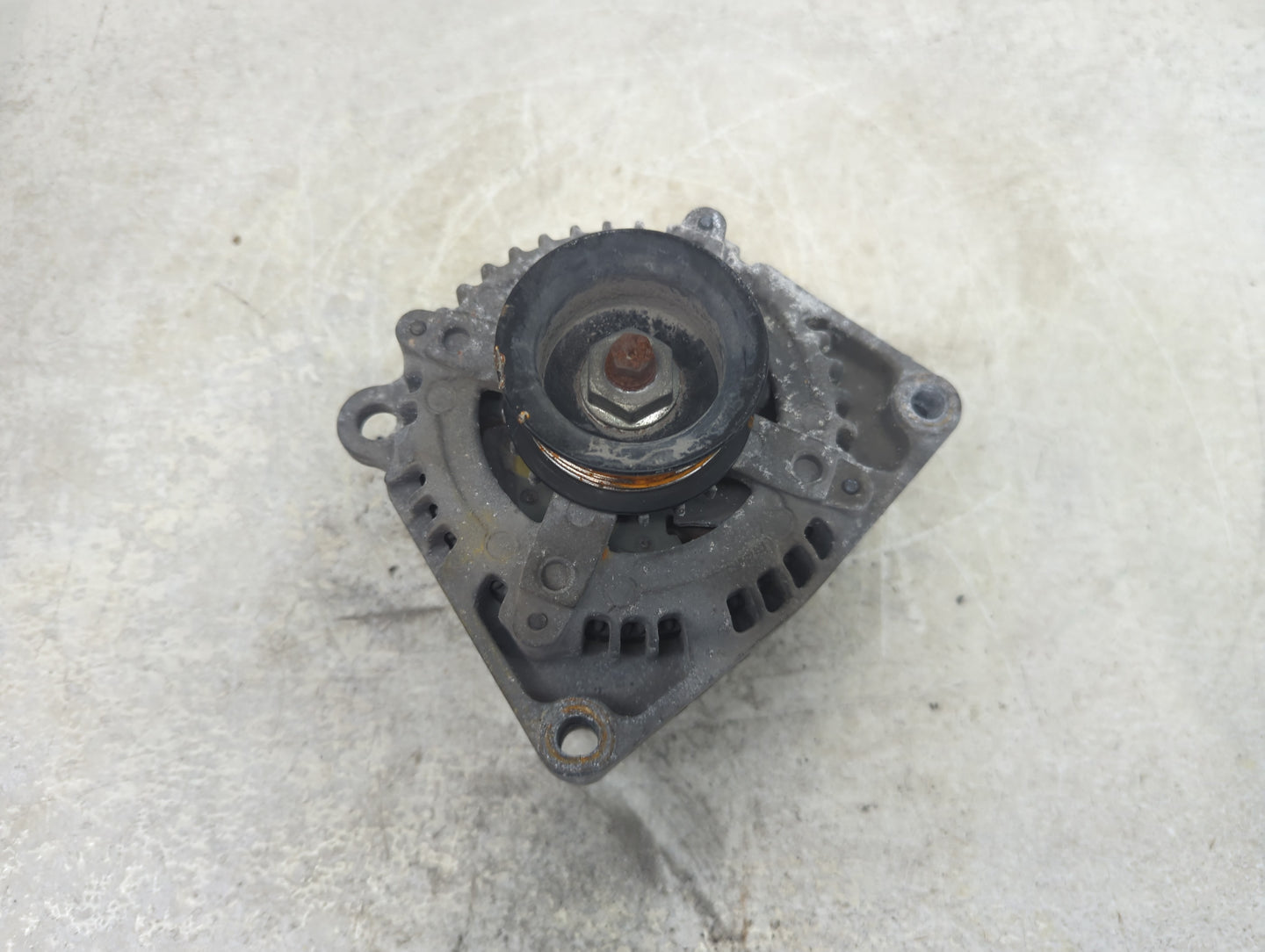 2015 Chevrolet Silverado 2500 Alternator Replacement Generator Charging Assembly Engine OEM P/N:104211-8351 23487088 Fits OE