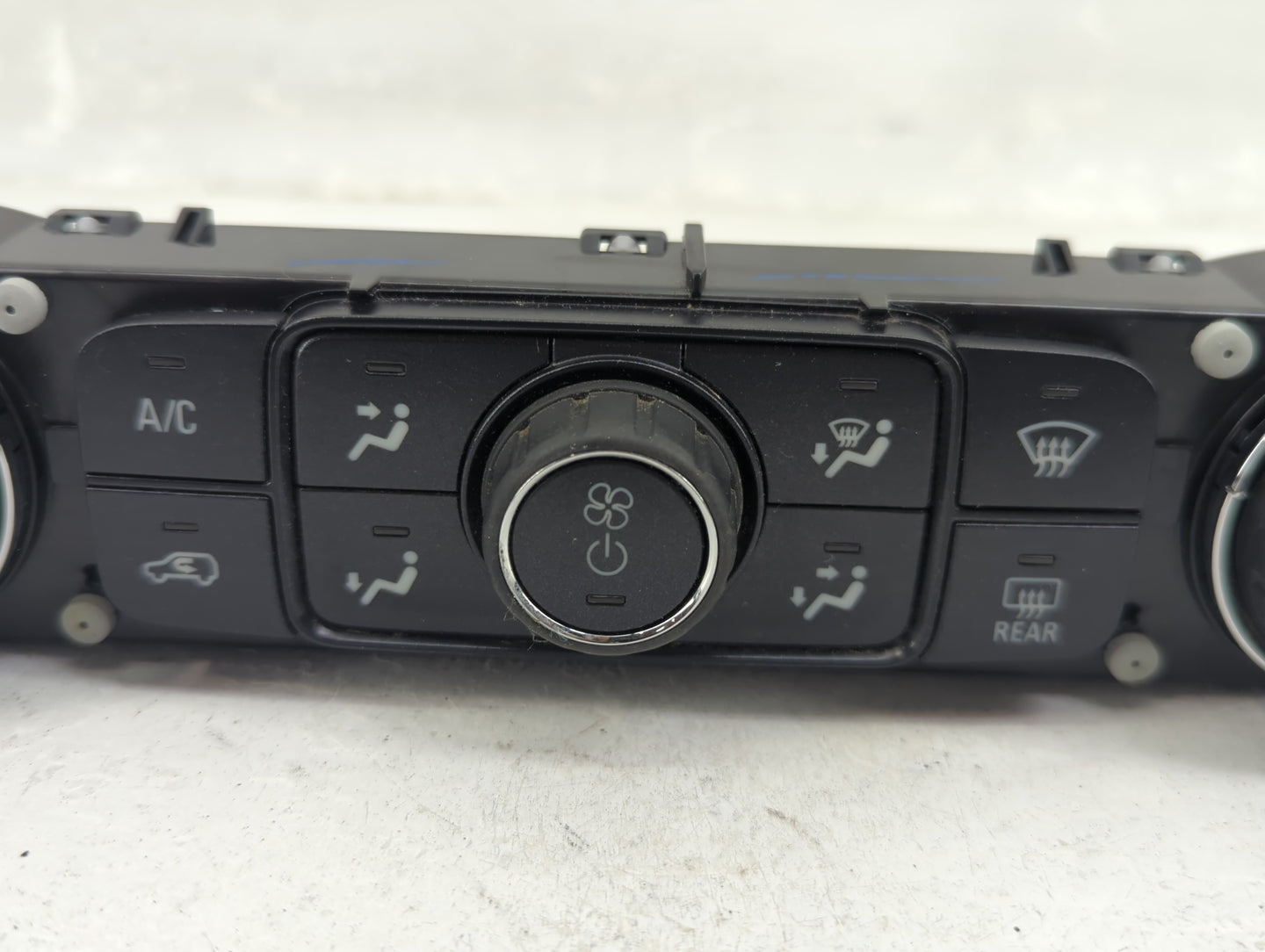 2015-2018 Chevrolet Silverado 2500 Climate Control Module Temperature AC/Heater Replacement P/N:23176290 815372982 Fits OEM 