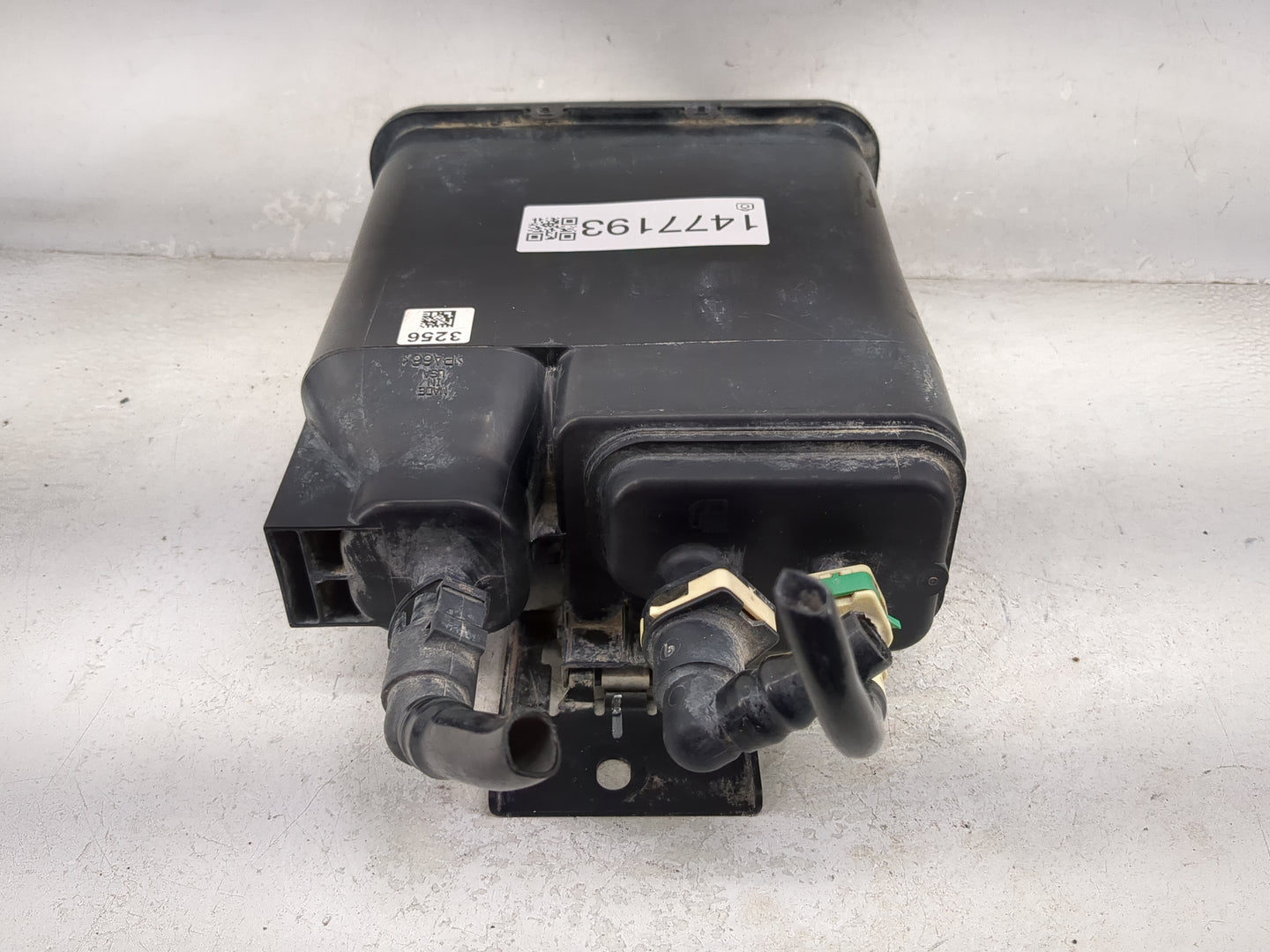2015 Chevrolet Silverado 2500 Fuel Vapor Charcoal Canister 1477193 - Oemusedautoparts1.com