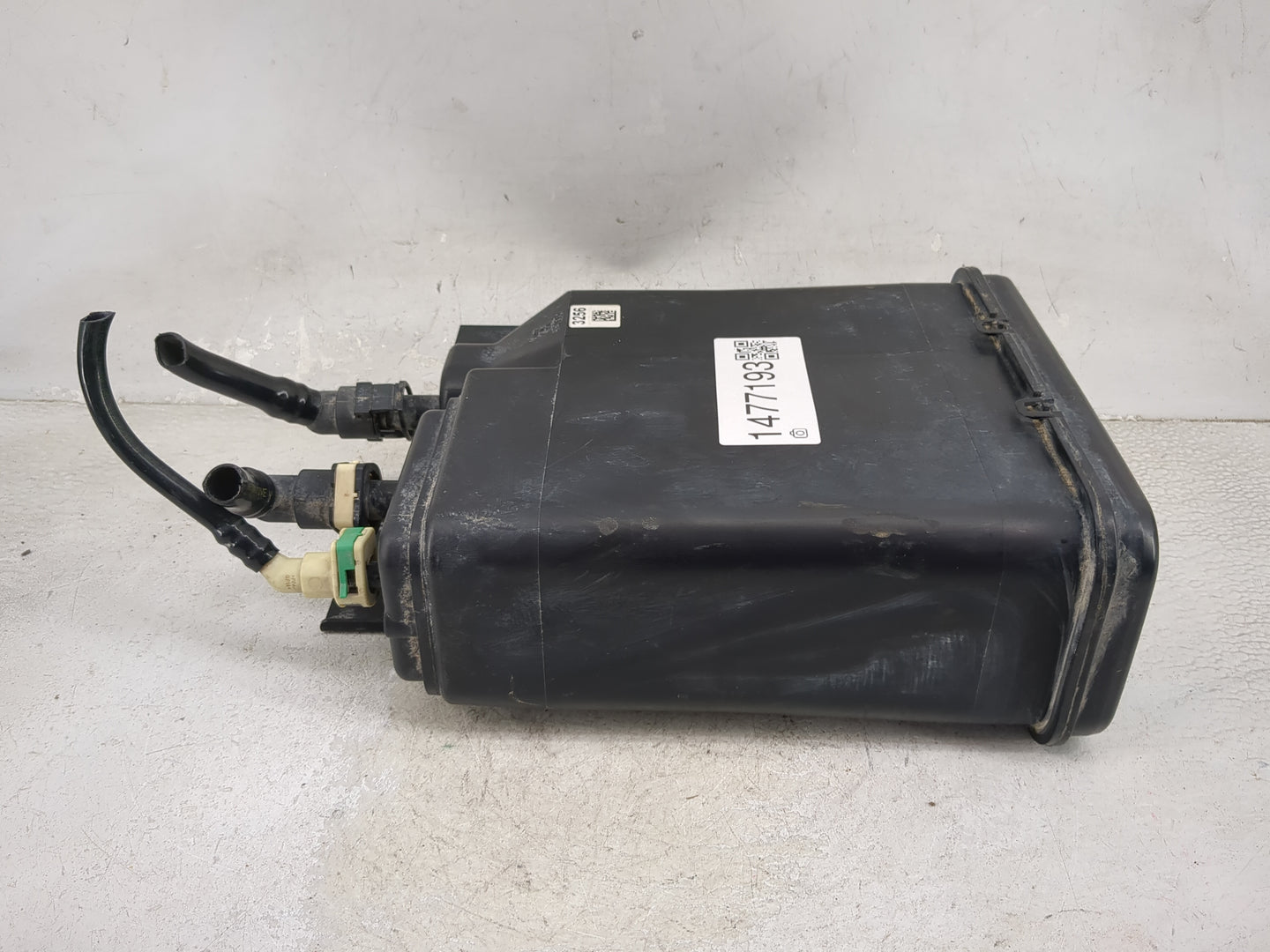 2015 Chevrolet Silverado 2500 Fuel Vapor Charcoal Canister 1477193 - Oemusedautoparts1.com