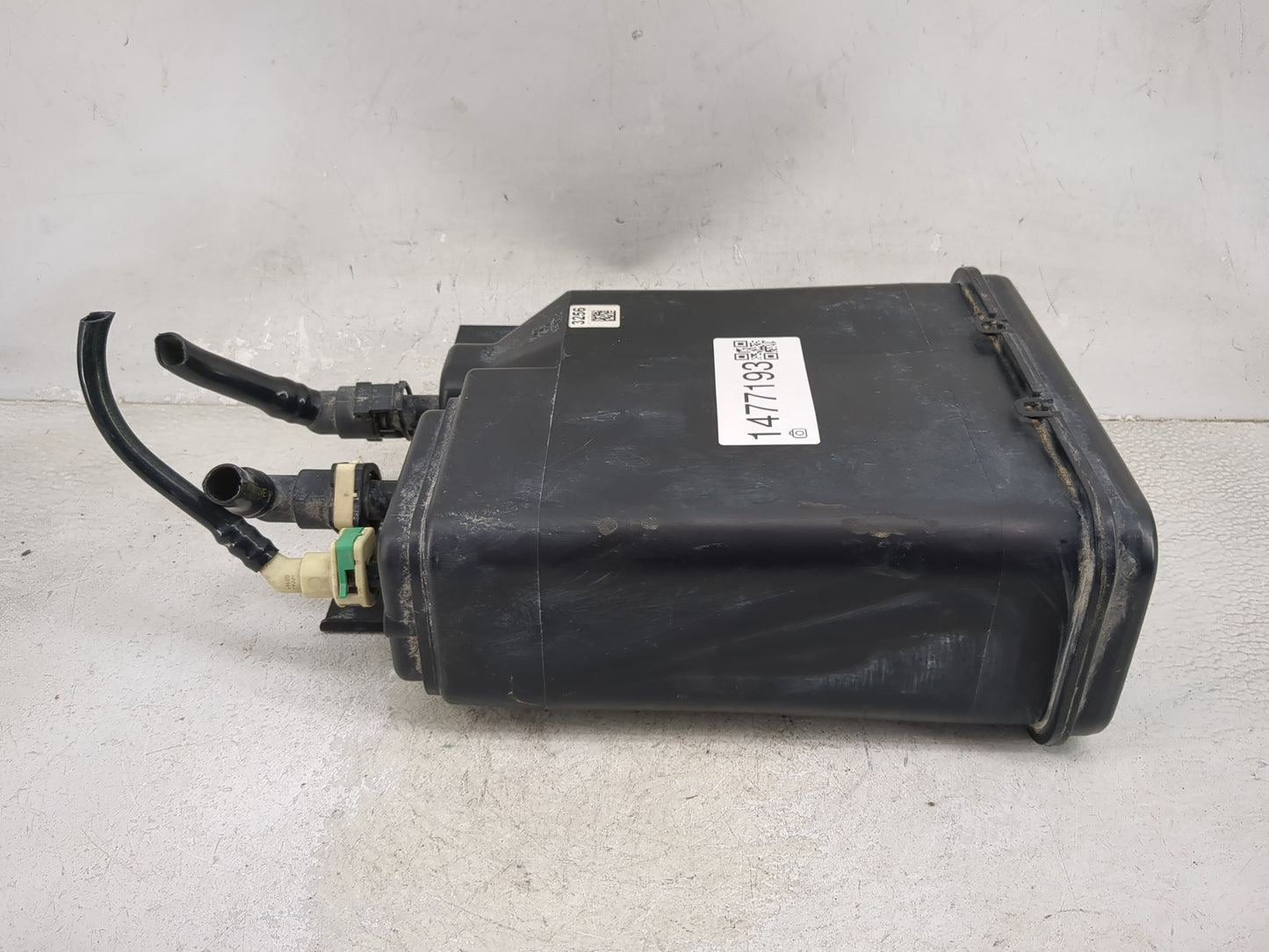 2015 Chevrolet Silverado 2500 Fuel Vapor Charcoal Canister 1477193 - Oemusedautoparts1.com