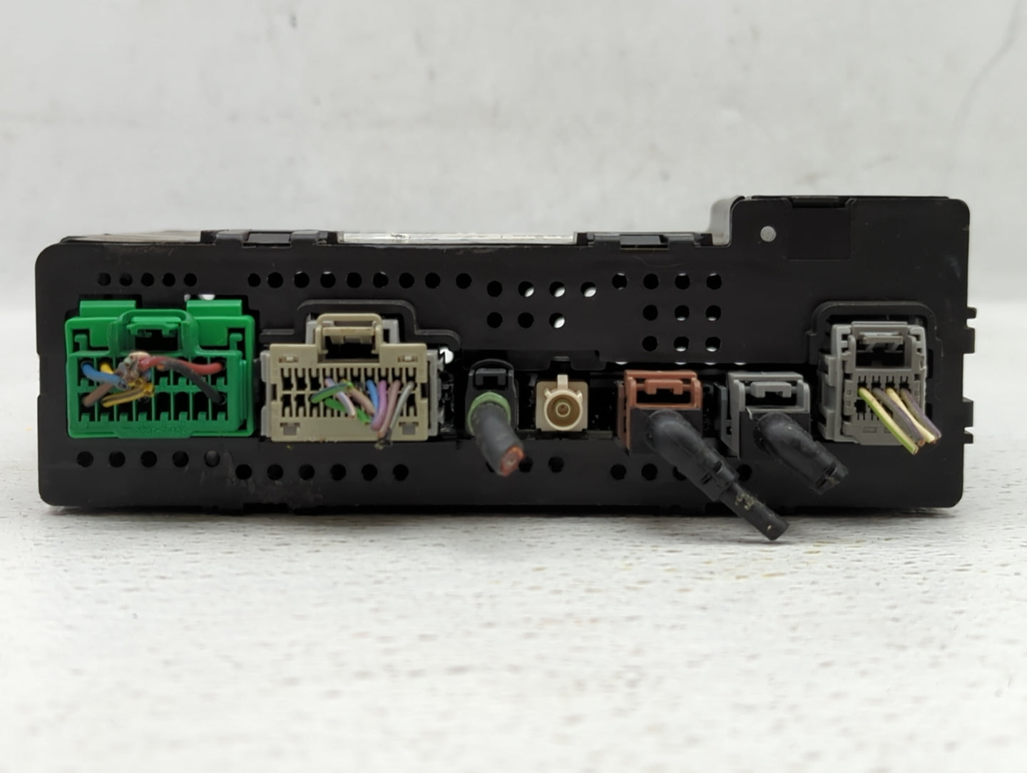 2015-2015 Chevrolet Silverado 2500 Am Fm Cd Player Radio Receiver - Oemusedautoparts1.com