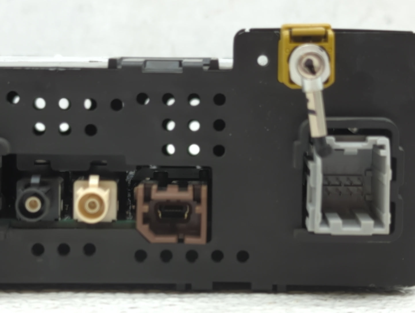 2015-2015 Chevrolet Silverado 2500 Am Fm Cd Player Radio Receiver - Oemusedautoparts1.com