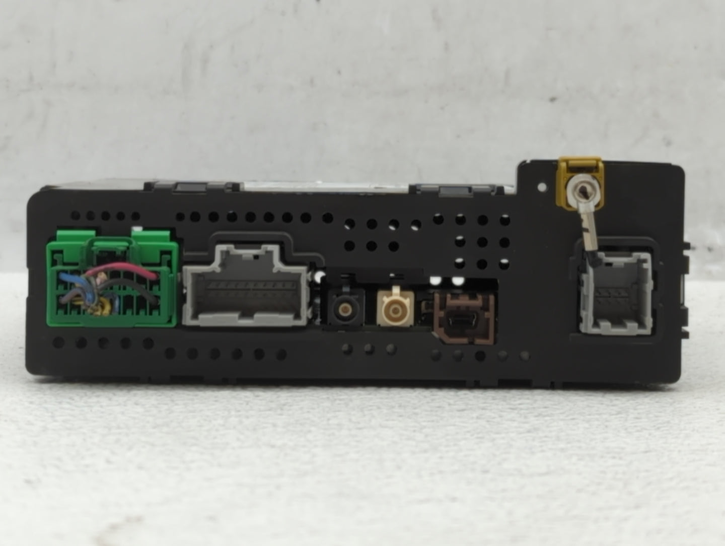 2015-2015 Chevrolet Silverado 2500 Am Fm Cd Player Radio Receiver - Oemusedautoparts1.com