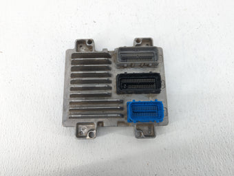 compare product 2015 Chevrolet Silverado 2500 PCM Engine Control Computer ECU ECM PCU OEM P/N:12668866 12669331 Fits OEM Used Auto Parts
