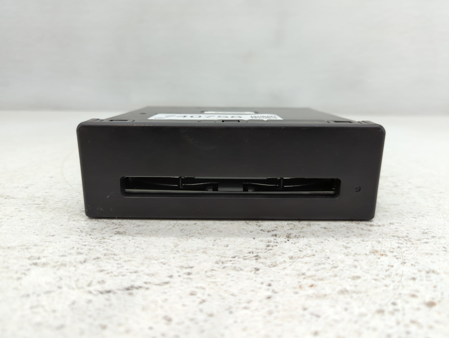 2015 Chevrolet Silverado 2500 Radio AM FM Cd Player Receiver Replacement P/N:13590747 Fits Fits 2013 2014 OEM Used Auto Part