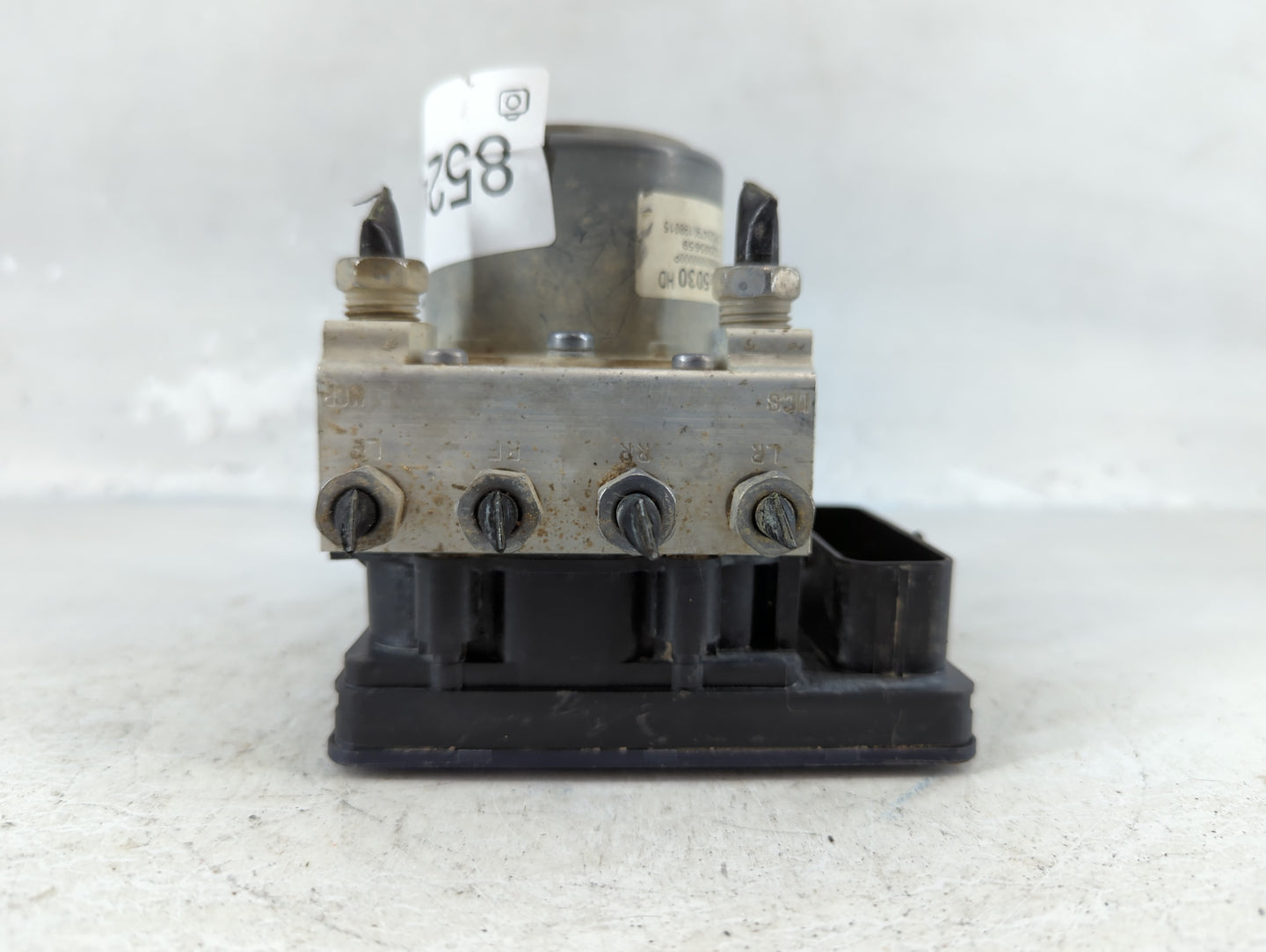 2015 Chevrolet Silverado 2500 ABS Pump Control Module Replacement P/N:23255030 Fits OEM Used Auto Parts - Oemusedautoparts1.