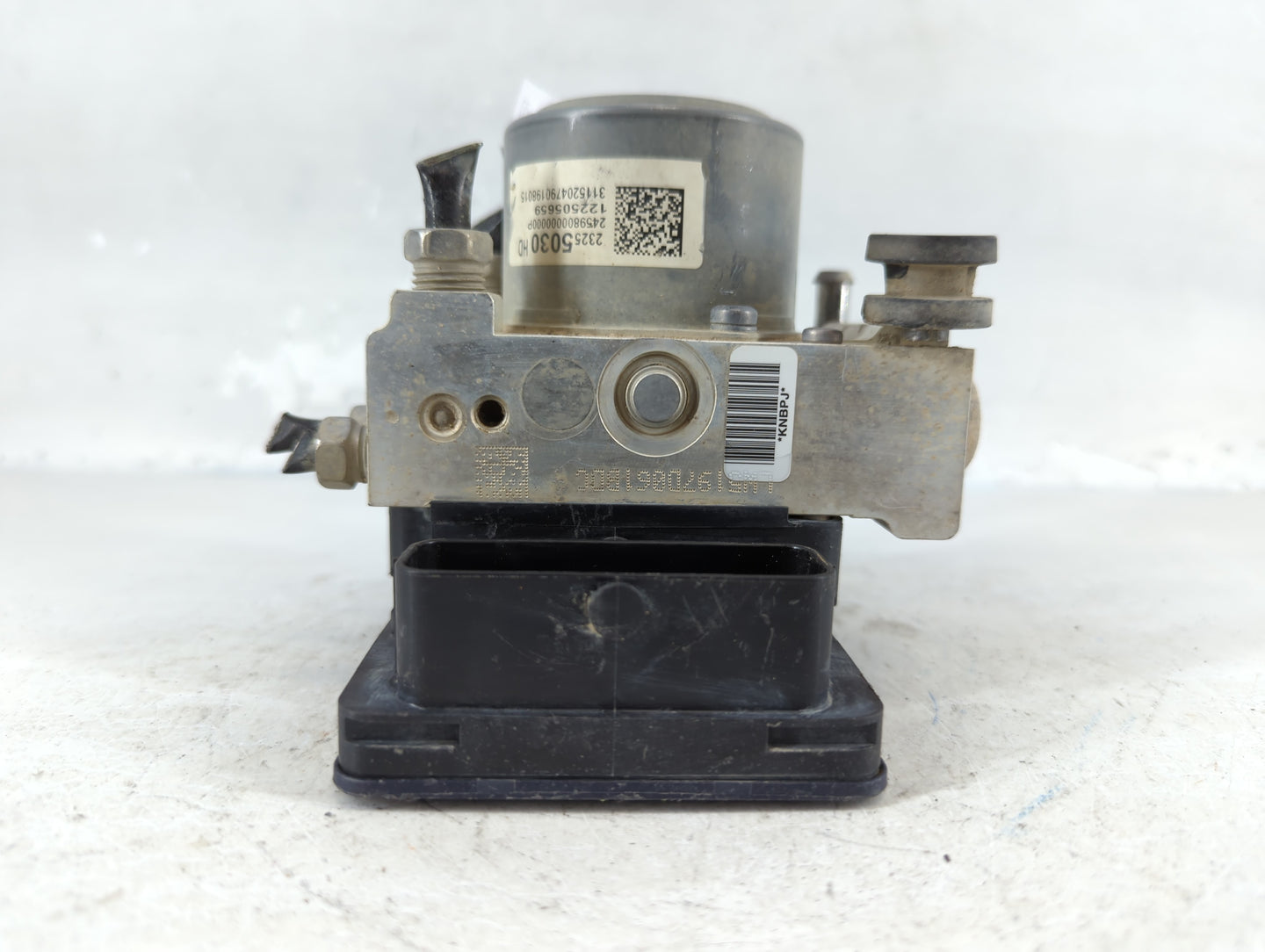 2015 Chevrolet Silverado 2500 ABS Pump Control Module Replacement P/N:23255030 Fits OEM Used Auto Parts - Oemusedautoparts1.