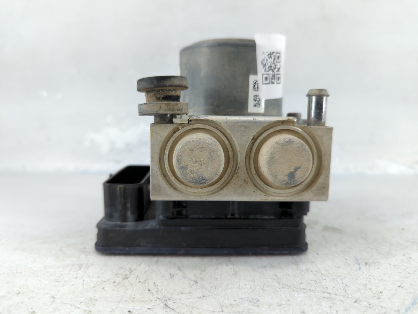 2015 Chevrolet Silverado 2500 ABS Pump Control Module Replacement P/N:23255030 Fits OEM Used Auto Parts - Oemusedautoparts1.