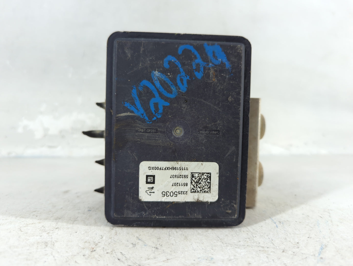 2015 Chevrolet Silverado 2500 ABS Pump Control Module Replacement P/N:23255030 Fits OEM Used Auto Parts - Oemusedautoparts1.