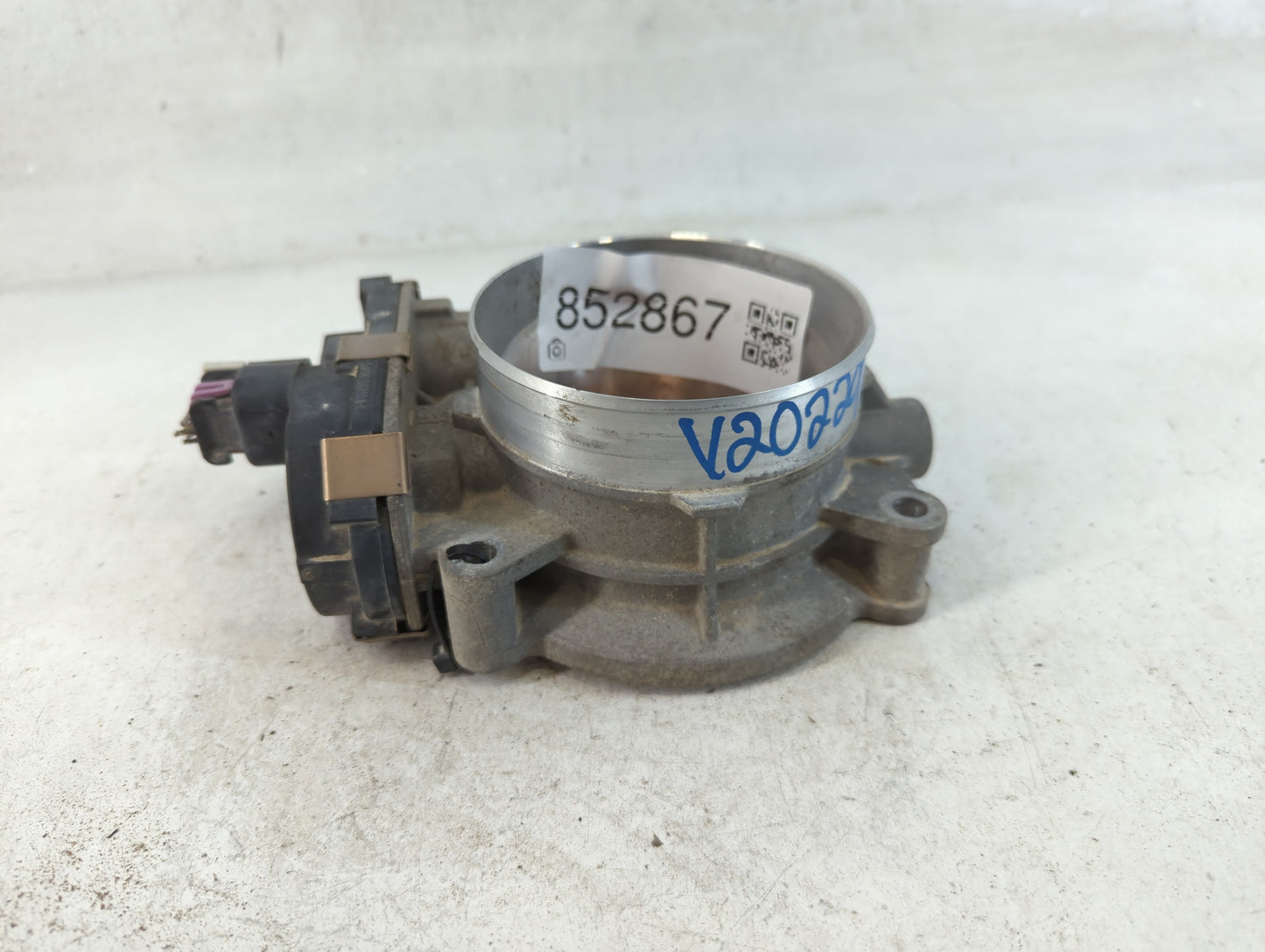 2015 Chevrolet Silverado 2500 Throttle Body P/N:RME87-3C Fits Fits 2009 2010 2011 2012 2013 2014 OEM Used Auto Parts - Oemus