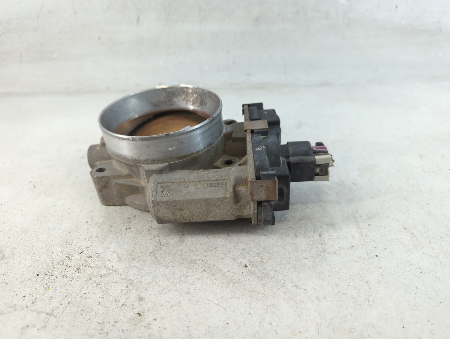 2015 Chevrolet Silverado 2500 Throttle Body P/N:RME87-3C Fits Fits 2009 2010 2011 2012 2013 2014 OEM Used Auto Parts - Oemus