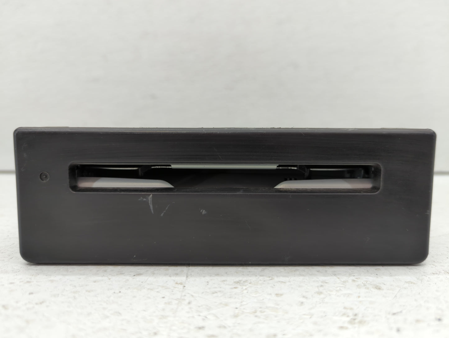 2015-2015 Chevrolet Silverado 3500 Am Fm Cd Player Radio Receiver - Oemusedautoparts1.com