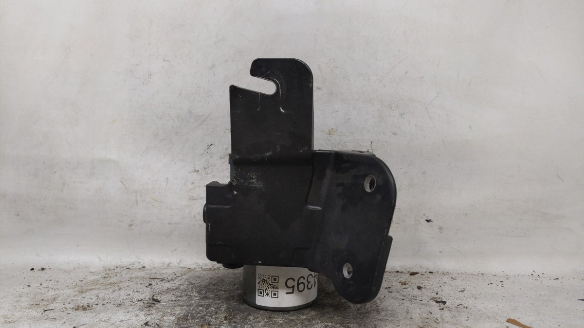 2015-2016 Chevrolet Sonic Anti-Lock Brake ABS Pump Module Actuator OEM P/N:94781825 Fits Fits 2015 2016 OEM Used Auto Parts 