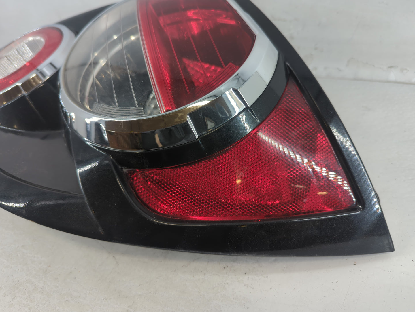 2012-2016 Chevrolet Sonic Tail Light Assembly Passenger Right OEM P/N:95470357 Fits Fits 2012 2013 2014 2015 2016 OEM Used A