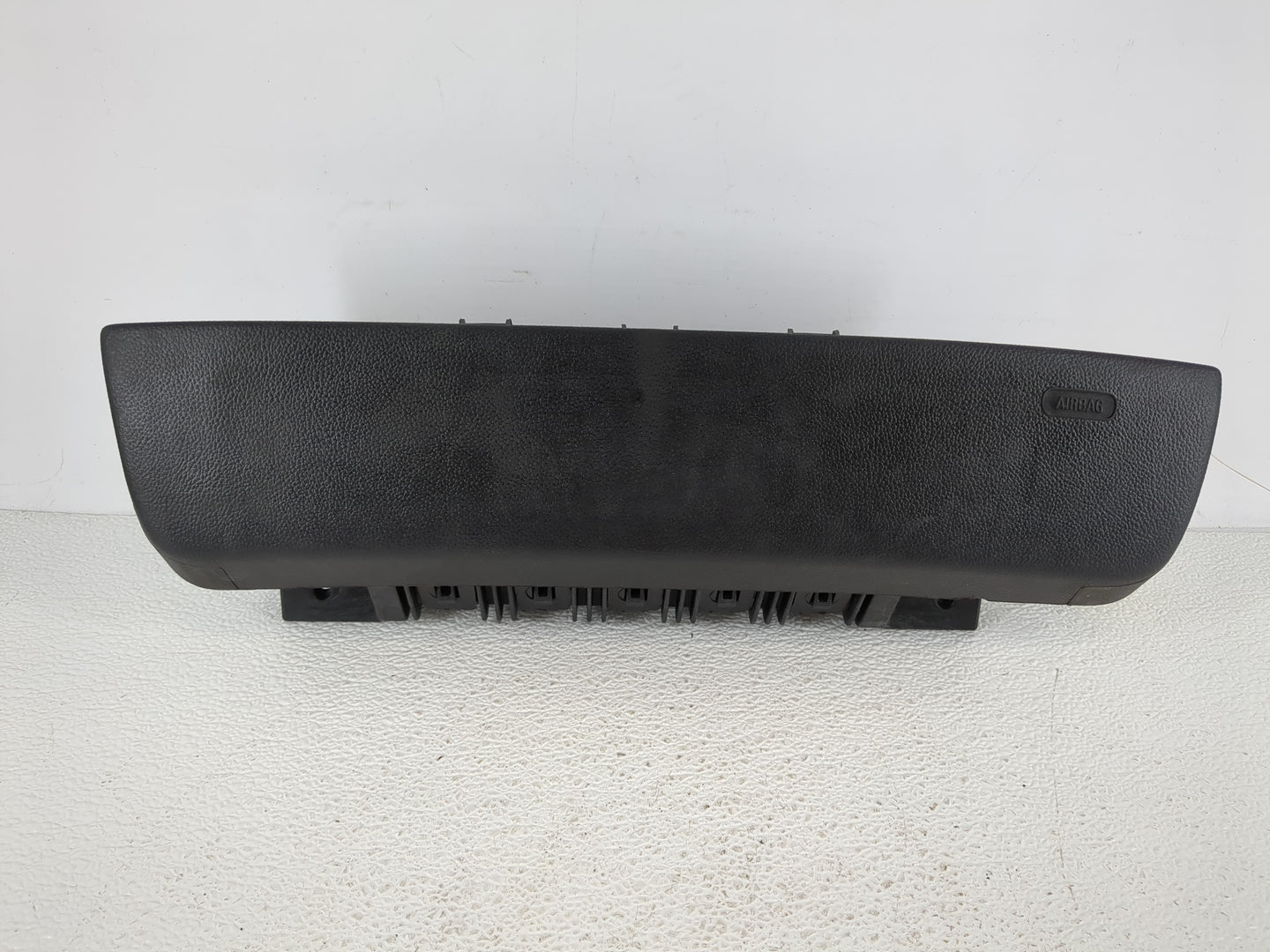 2012-2019 Chevrolet Sonic Air Bag Driver Left Knee OEM P/N:95934658 Fits Fits 2012 2013 2014 2015 2016 2017 2018 2019 OEM Us
