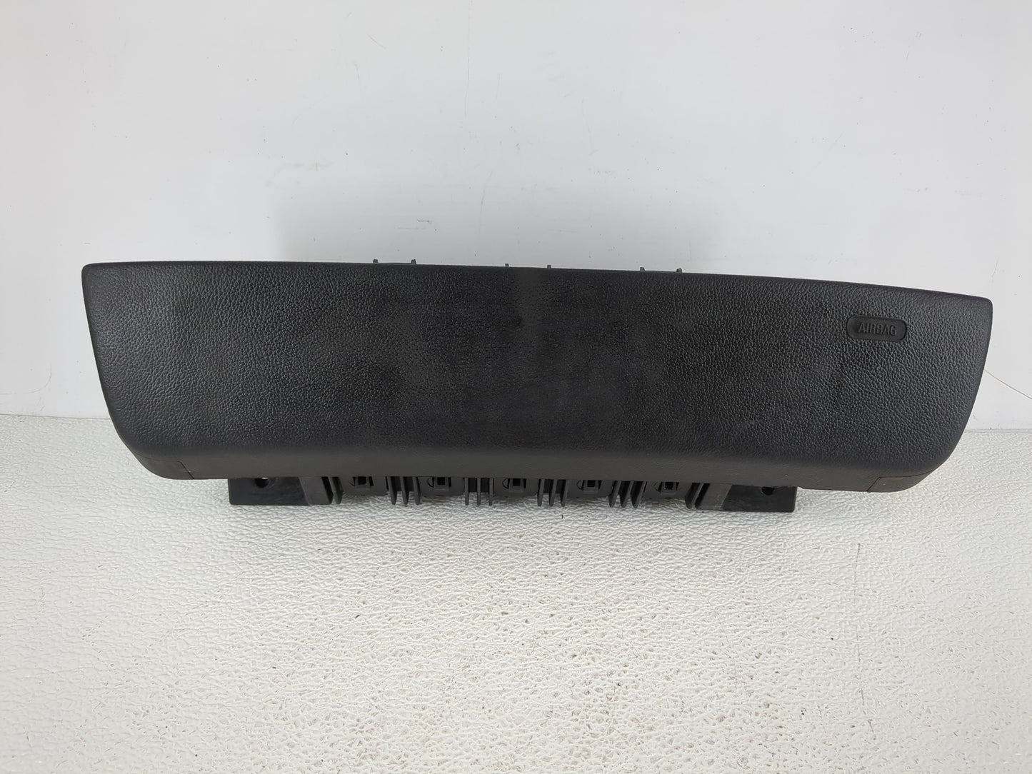 2012-2019 Chevrolet Sonic Air Bag Driver Left Knee OEM P/N:95934658 Fits Fits 2012 2013 2014 2015 2016 2017 2018 2019 OEM Us