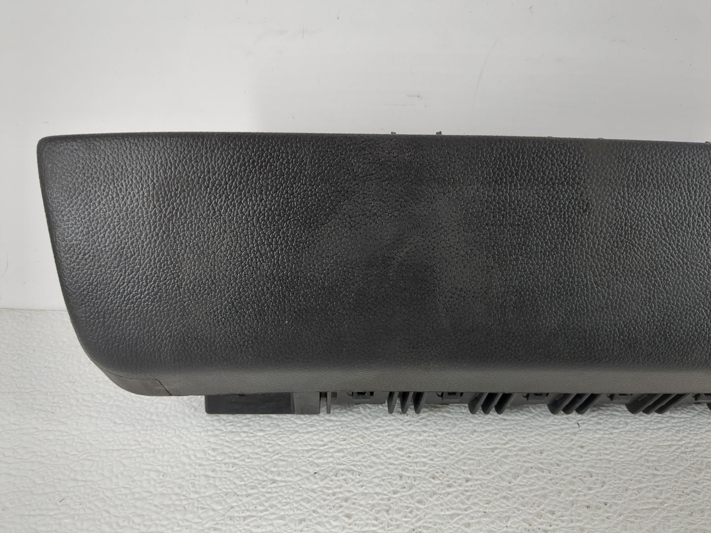 2012-2019 Chevrolet Sonic Air Bag Driver Left Knee OEM P/N:95934658 Fits Fits 2012 2013 2014 2015 2016 2017 2018 2019 OEM Us