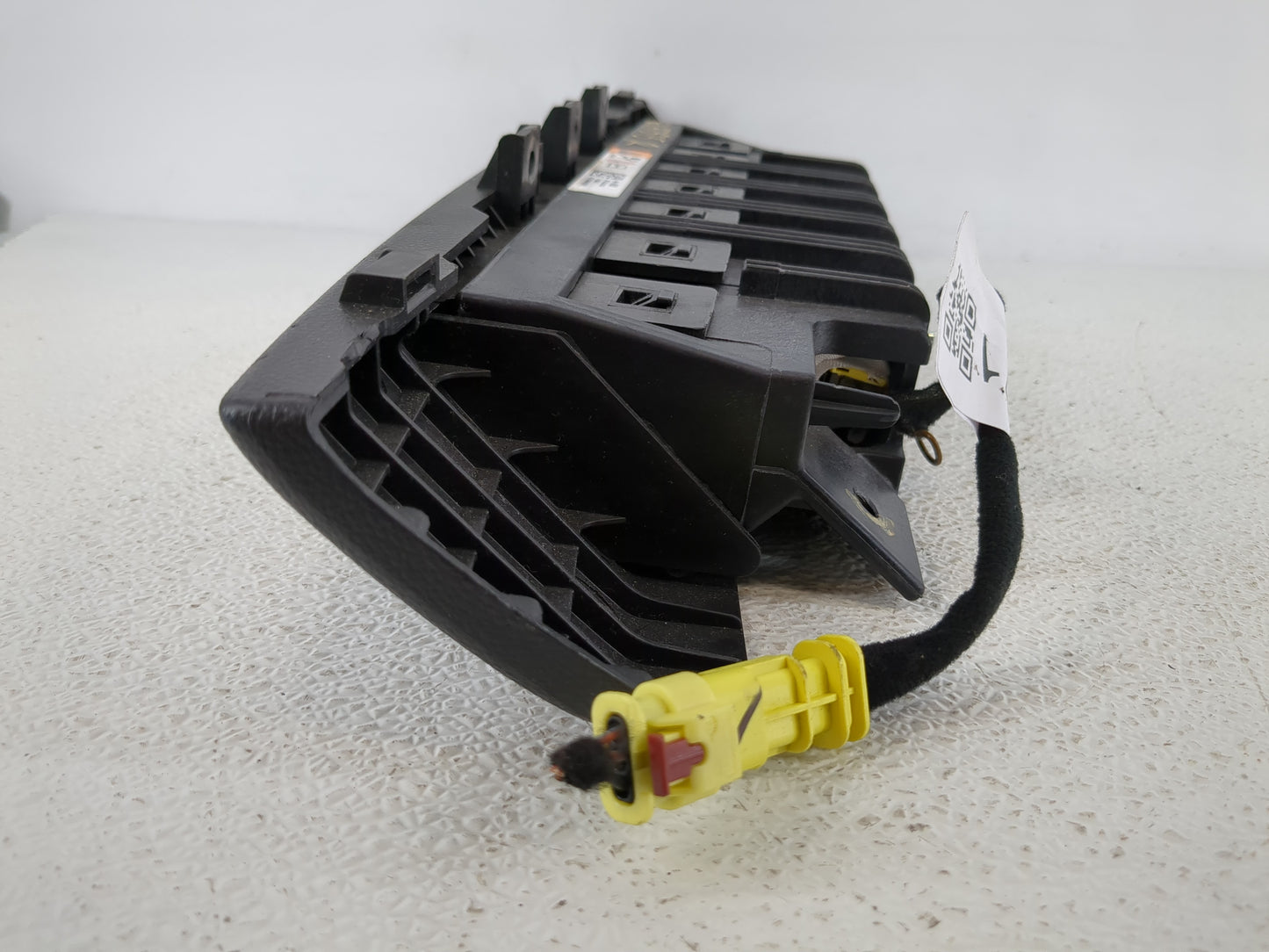 2012-2019 Chevrolet Sonic Air Bag Driver Left Knee OEM P/N:95934658 Fits Fits 2012 2013 2014 2015 2016 2017 2018 2019 OEM Us