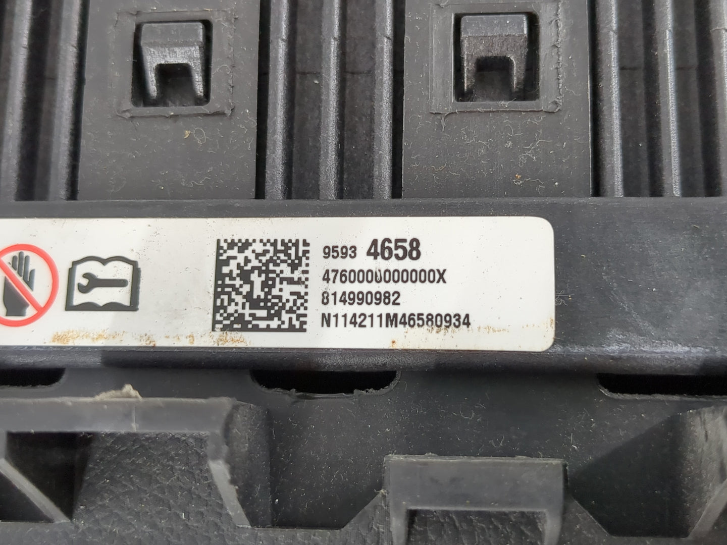 2012-2019 Chevrolet Sonic Air Bag Driver Left Knee OEM P/N:95934658 Fits Fits 2012 2013 2014 2015 2016 2017 2018 2019 OEM Us