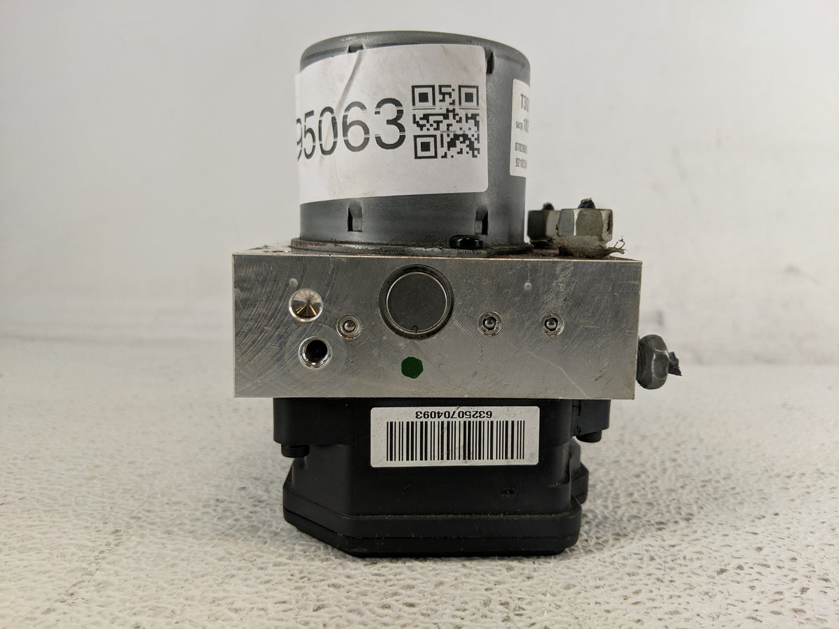 2015-2016 Chevrolet Sonic Anti-Lock Brake ABS Pump Module Actuator OEM P/N:94781825 Fits Fits 2015 2016 OEM Used Auto Parts 
