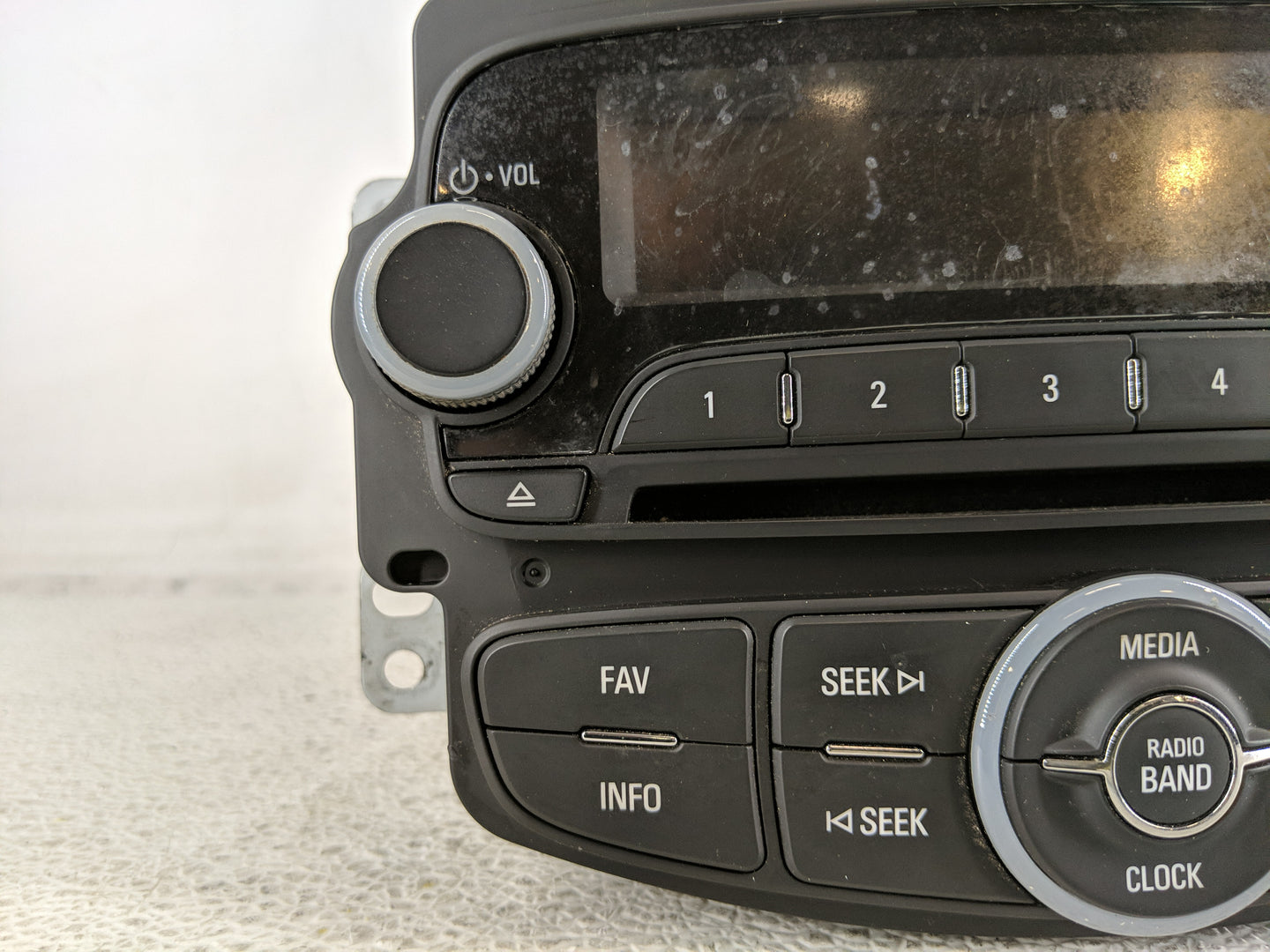 2015 Chevrolet Sonic Radio AM FM Cd Player Receiver Replacement P/N:4533602 Fits OEM Used Auto Parts - Oemusedautoparts1.com