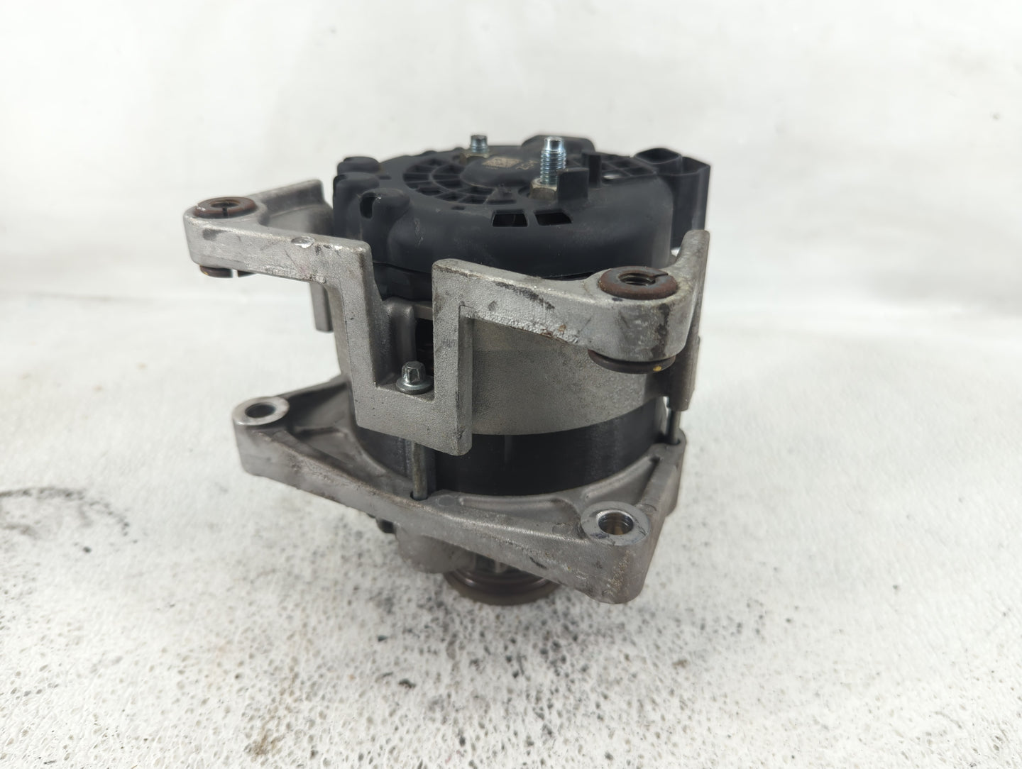 2012-2018 Chevrolet Sonic Alternator Replacement Generator Charging Assembly Engine OEM P/N:13579666 Fits OEM Used Auto Part